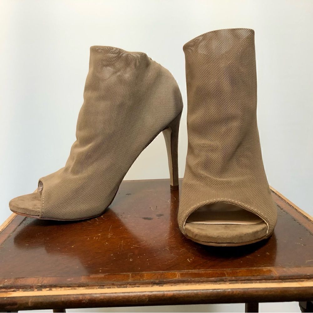 Lilian Size 8 Net Heels